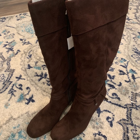 Predictions Shoes - NWT Brown Suede Boots